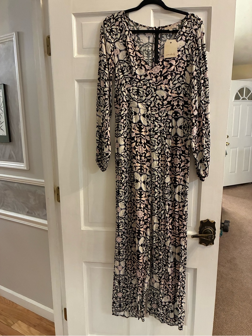 Women’s Wonderly Brand Floral Long Sleeve Pantsuit in Black and Blush Size M